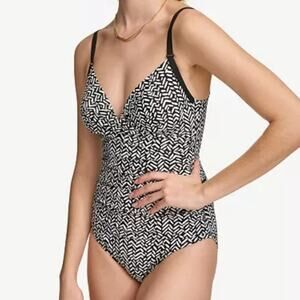 Calvin Klein Twist Front Tummy Control V-Neck One-Piece Swimsuit Size 4 New $80